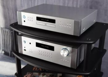 Rotelilta cd-pyöritin ja integroitu vahvistin Michi-huippumallien alapuolelle