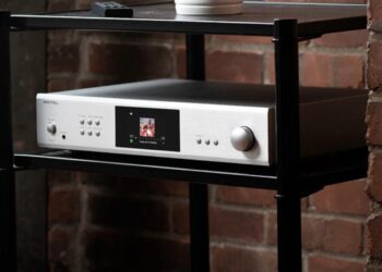 Kaikki paitsi kaiuttimet – Rotel esitteli striimaavan verkkovahvistimen