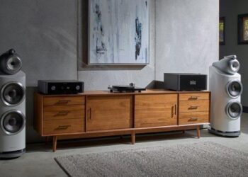 Rotel esitteli kolme highend-vahvistinta – yksi etuvahvistin ja kaksi päätettä