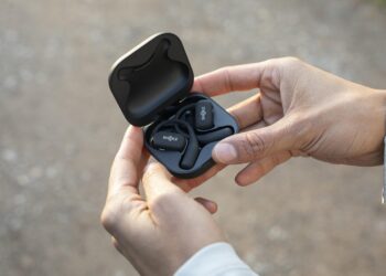 Kuuntele musiikkia liikkeellä turvallisuutta vaarantamatta