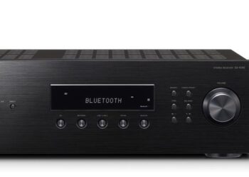 Pioneeriltä kaksi stereovahvistinta monihuonetuella