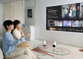 Samsung esittelee The Freestyle+ – tekoälyä hyödyntävä kannettava projektori viihteeseen ja arkeen