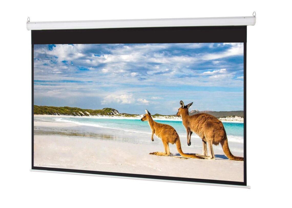 Kokeilussa E-villen 120” moottoroitu valkokangas: Iso moottorikangas edullisesti