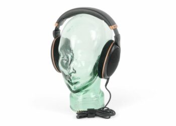 Sennheiser HD 505 -sankakuulokkeet – Tuttua ääntä kasvojenkohotuksella