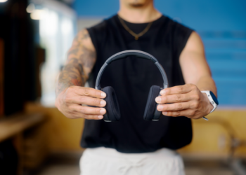 Skullcandy julkaisi ensimmäiset treeneihin suunnitellut Crusher-kuulokkeet – mukana jykevä basso ja 40 h akkukesto