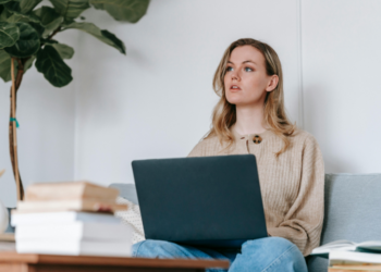 Sohvalta suoraan kasinolle – näin rakennat kotiin parhaan pelikokemuksen