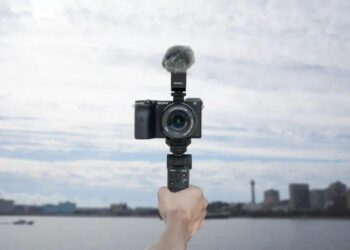 Sony esitteli kameroilleen langattoman GP-VPT2BT-kuvauskahvan – toimii myös jalustana