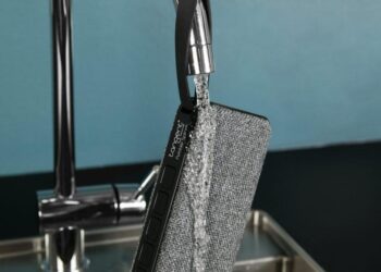 Tangentilta vedenpitävä bluetooth-kaiutin