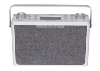 Tangent esitteli uuden Pebble Radio -matkaradion – sisältää bluetoothin ja herätyskellon