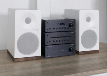 Tangent uudisti kompaktia Ampster-vahvistintaan – julkisti kaveriksi cd-soittimen ja fm-virittimen