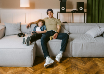 Täydellinen äänentoisto kotiin: Näin kokoat hifi-unelmasi pala palalta