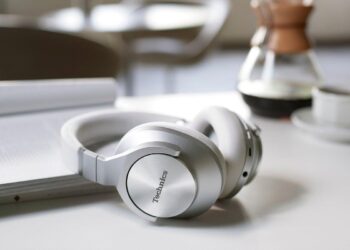 Technics esitteli uudet EAH-A800-vastamelukuulokkeet