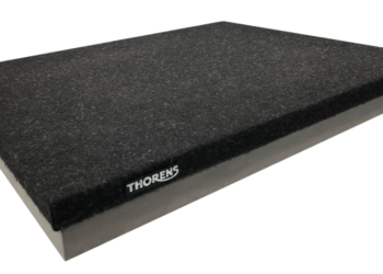 Thorensilta nahkainen levymatto ja aluslevy vinyylisoittimelle