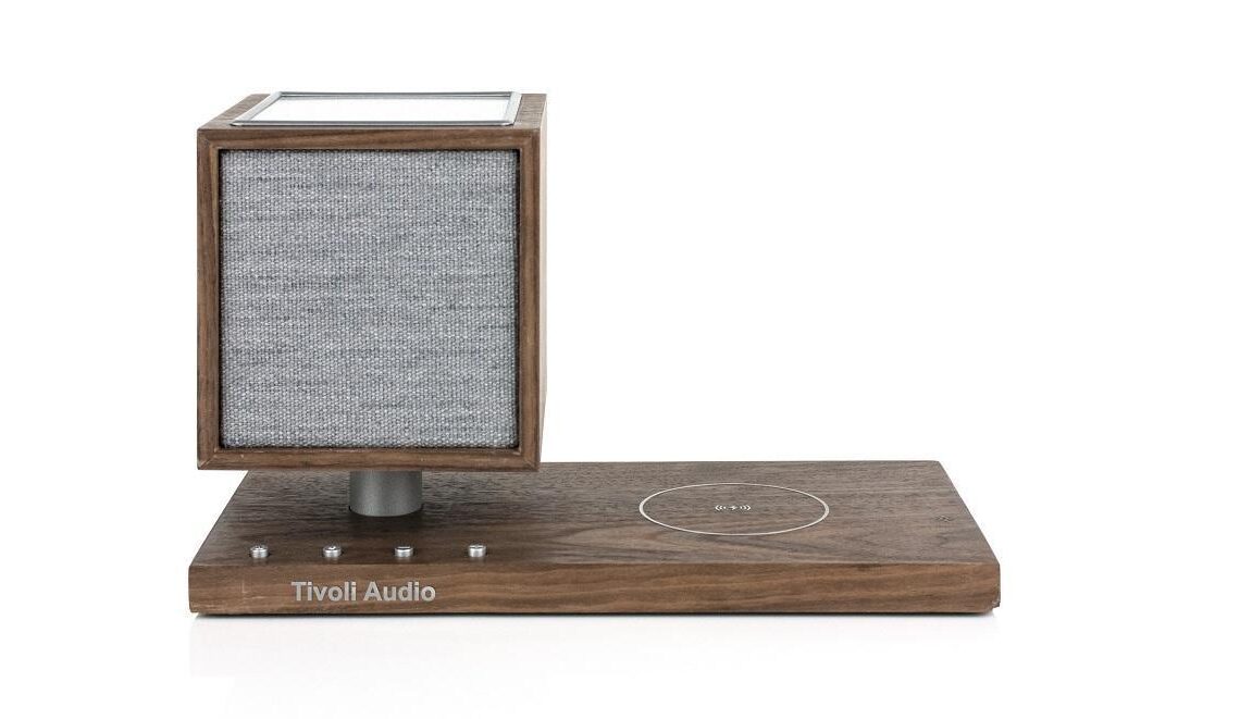 Tivoli Audion uusi Revive-kaiutin vapauttaa pöydät kaaoksesta