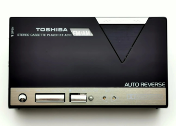 Toshiba KT-AS10: Maailman pienin kasettisoitin, joka mullisti kannettavan musiikin