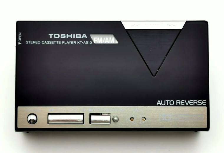 Toshiba KT-AS10: Maailman pienin kasettisoitin, joka mullisti kannettavan musiikin