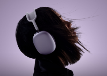 Asiantuntijat suosittelevat varovaisuutta vastamelukuulokkeiden käytössä