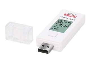 USB-testeri jolla mittaat jännitettä, virtaa, tehoa, kapasiteettia, vastusta ja datansiirtoa.