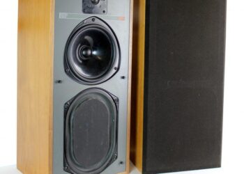 Hifin historiaa: Testissä KEF 204 -kaiuttimet – Komeaa ääntä 35 vuoden takaa