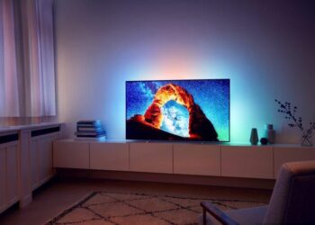 Kokeilussa Philips OLED803 -televisio: Tinkimätöntä kuvanautintoa oledien loisteessa