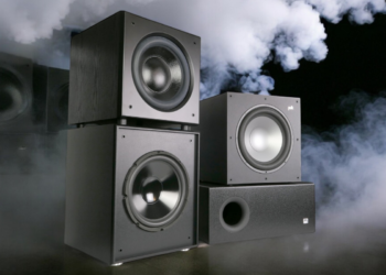 Vertailussa 4 edullista “bassotykkiä” – Paljon bassoa, vähän hintaa