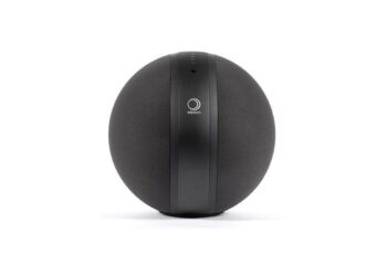 Elipson esitteli pallomaisesta monihuonekaiuttimestaan kehitetyn version – mukana fyysisiä liitäntöjä ja parannettu diskantti