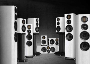 Wharfedale esitteli EVO 4 -kaiutinmalliston, joka kehitettiin samanaikaisesti Elysia-lippulaivan kanssa