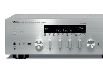 Yamahalta retron näköinen vahvistin MusicCastilla