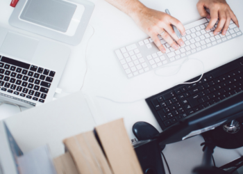 Yhdeksän must-to-have laitetta etätyöhön