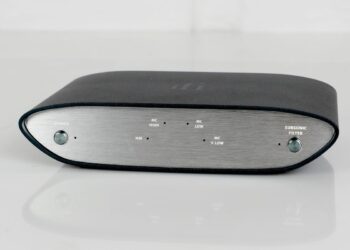 Highendin tuntua lähes budjettihinnalla – IFI Zen Phono levysoitin-esivahvistin