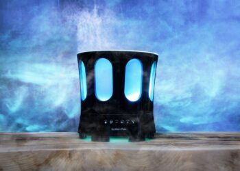 Suomalainen ZONE-kaiutin kestää vettä, kylmää ja kuumaa – toimii myös valaisimena ja kulhona