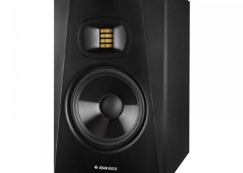 Adamilta budjettiluokan monitorit nauhadiskantilla