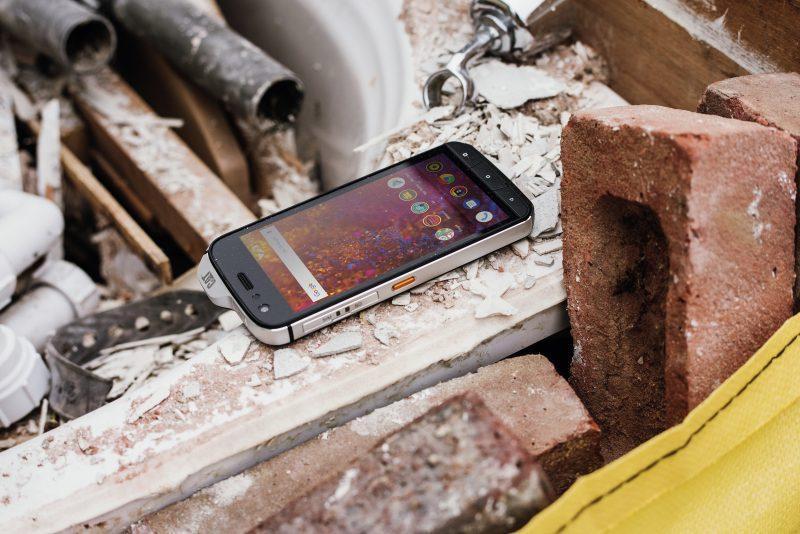 Kokeilussa Cat S61 -puhelin – kestävyyttä ja erikoisominaisuuksia