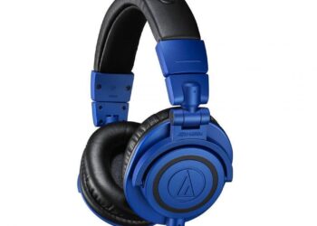 Audio-Technican monitorikuulokkeista sinimusta erikoisversio
