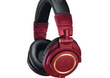 Monitorikuulokkeet ärhäkän värisenä