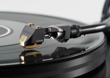 Audio-Technica päivitti legendaarisen mc-äänirasiansa