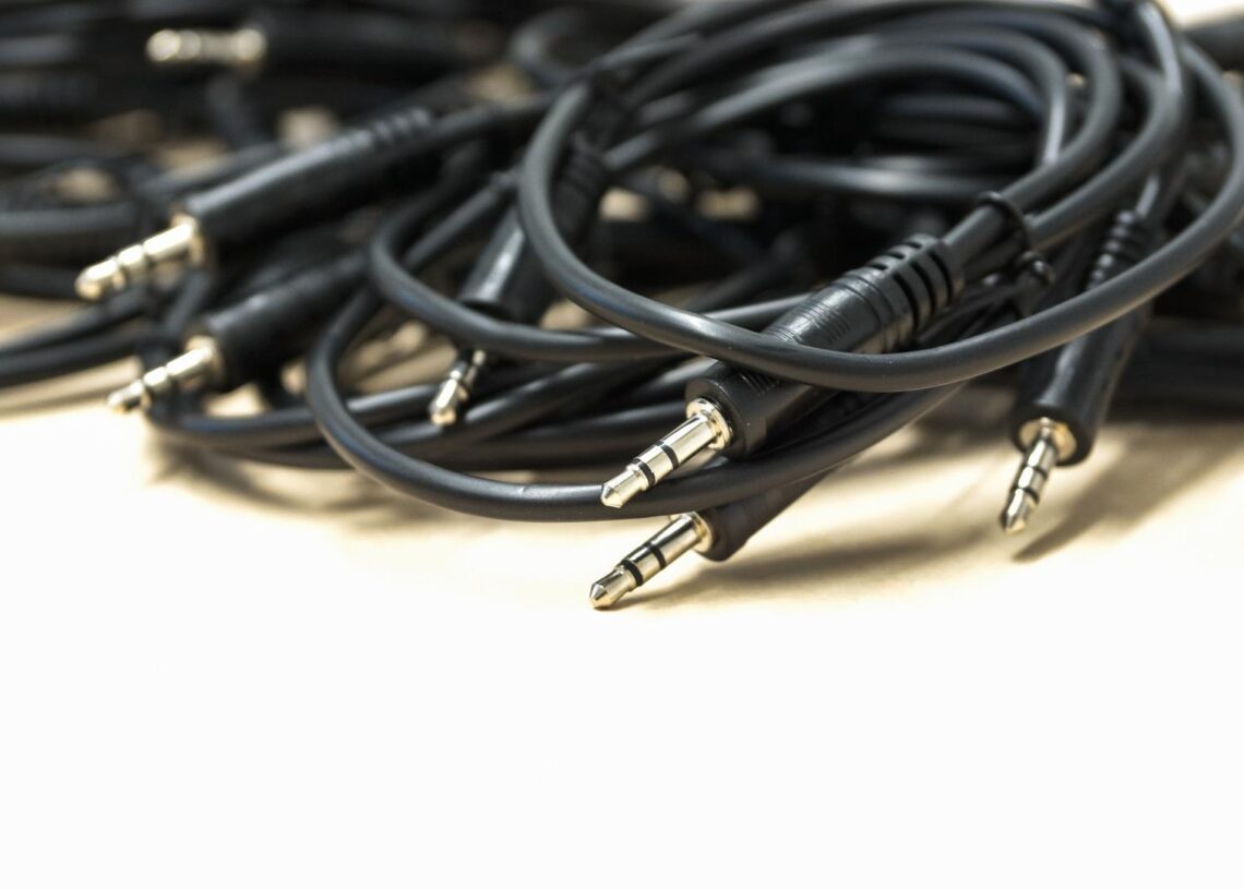 Opas: Kaapelit äänen- ja kuvantoistossa