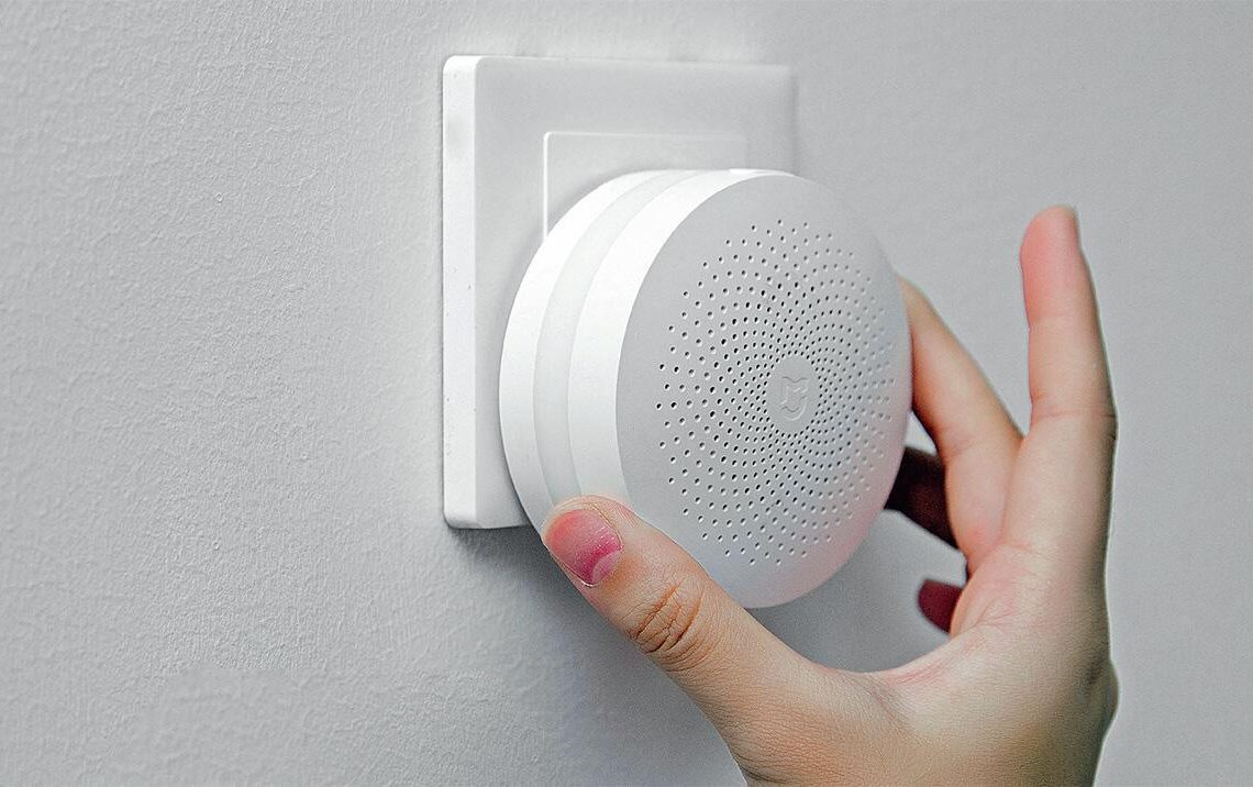 Kolumni: ”Älykotiin järkeä seinäpistokkeesta”