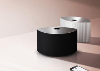 Technicsiltä pienempi SC-C30-monihuonekaiutin