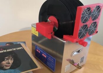 Vinyylilevyt puhtaaksi ultraäänellä