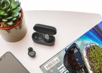 Jabra julkaisi täyslangattomat Elite 4 -nappikuulokkeet