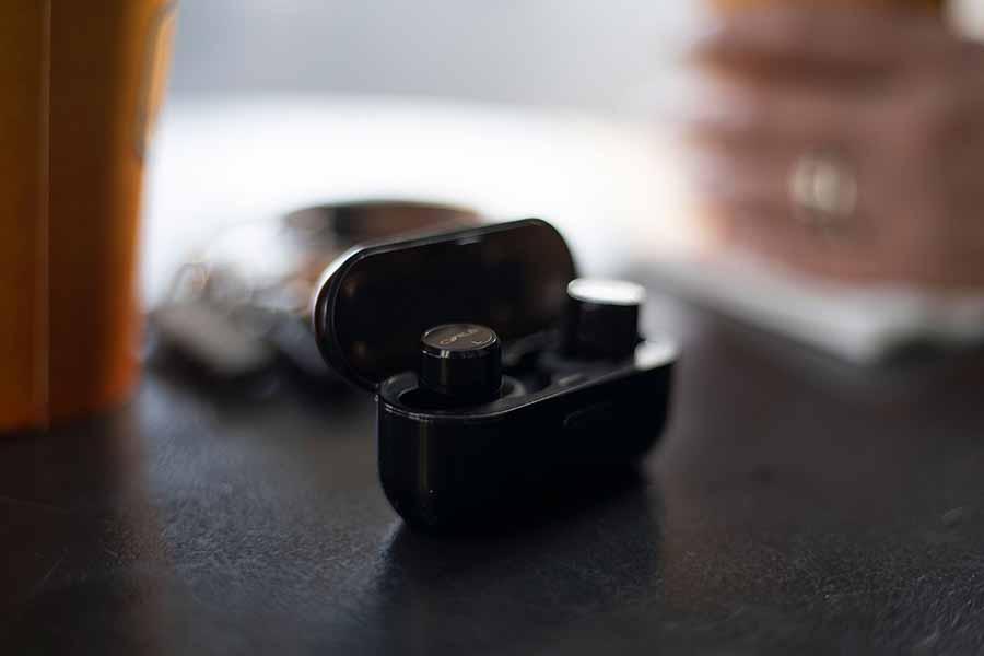 Cyrus Audio laajensi valikoimaansa täyslangattomiin kuulokkeisiin