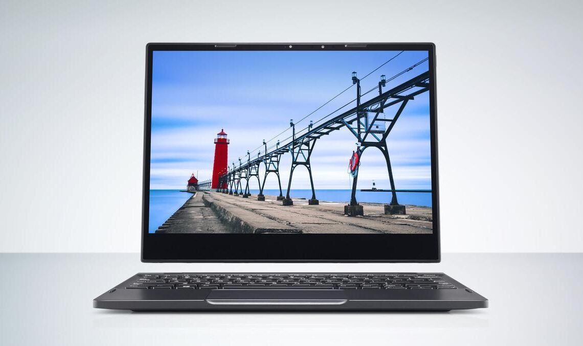 Langattomasti latautuva tabletti-läppäri Delliltä