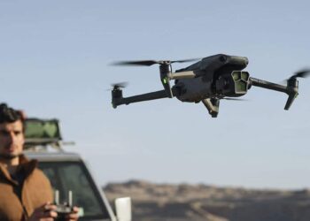 DJI julkisti Mavic 3 pro nelikopterin