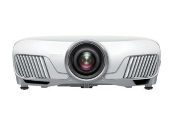 4k kuvaa laadukkaasti skaalaten – Epson EH-TW9300W -projektori