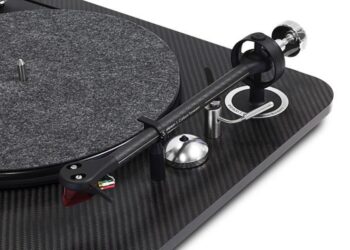 Elipsonin bluetooth-vinyylisoitin synkistelee