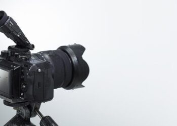 Keskikoon peilitön kamera Fujifilmiltä