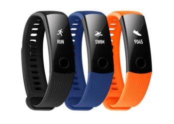 Honorilta kahdet urheilukuulokkeet ja aktiivisuusranneke