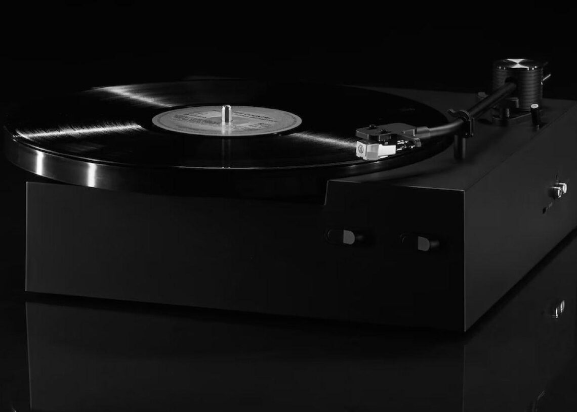 Jymy-yllätys! IKEA laajentaa vinyylisoittimiin