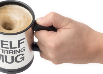 Itsestään sekoittuva kahvikuppi
